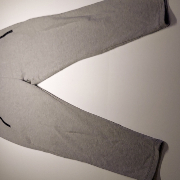 MPG Gray Sweatpants with zipper pockets. Size XL - Picture 4 of 14